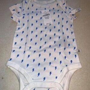 Baby gap 0-3m nwt shortsleeve bodysuit